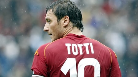 TOTTİ FUTBOLA GERİ DÖNEBİLİR! “İKİ AYDA HAZIR OLABİLİRİM”