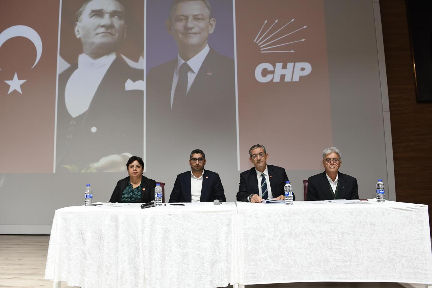 CHP Üyeleri Balıkesir’de Aydınlık Yarınlar İçin Bir Araya Geldi