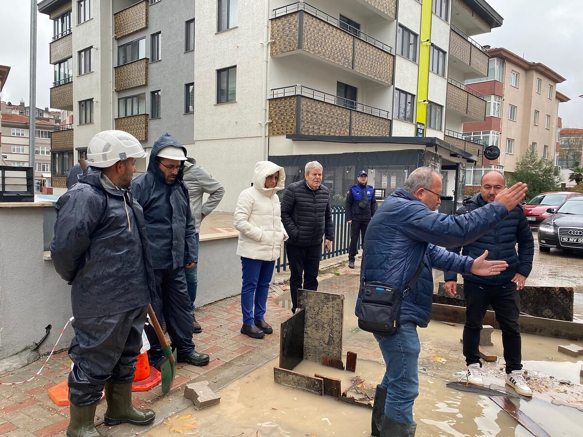 Bandırma’da etkili olan yağışların