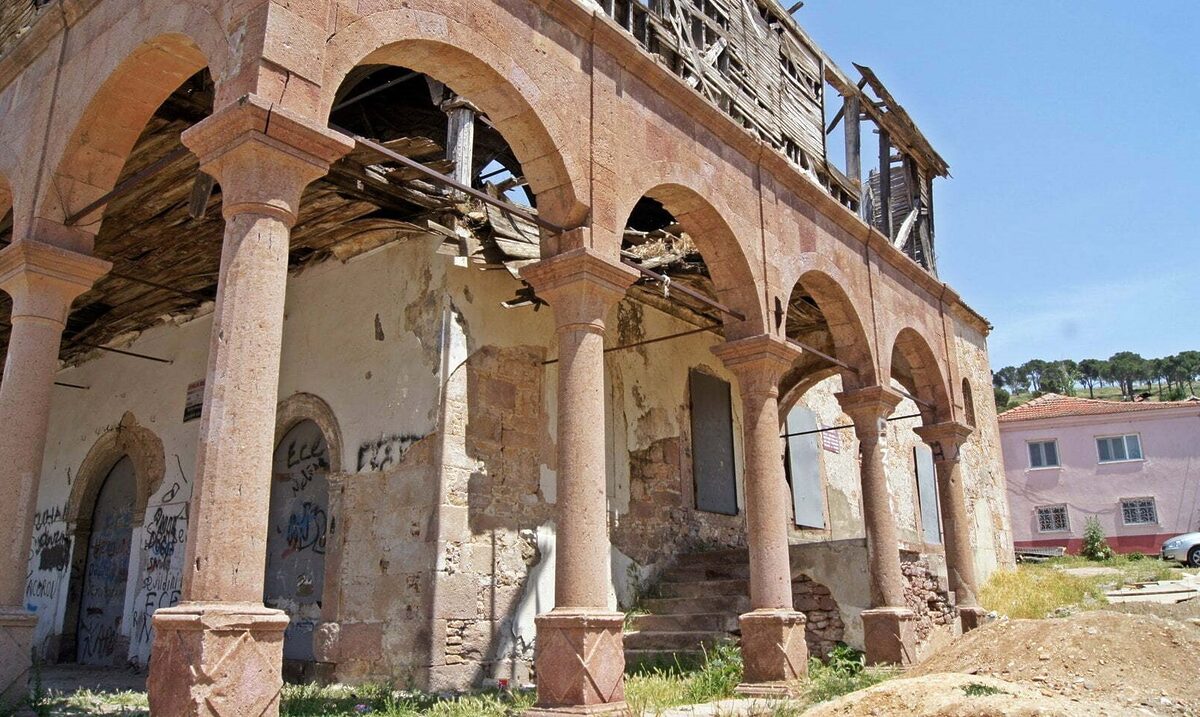 Balıkesir'in Ayvalık ilçesinde, Kültür