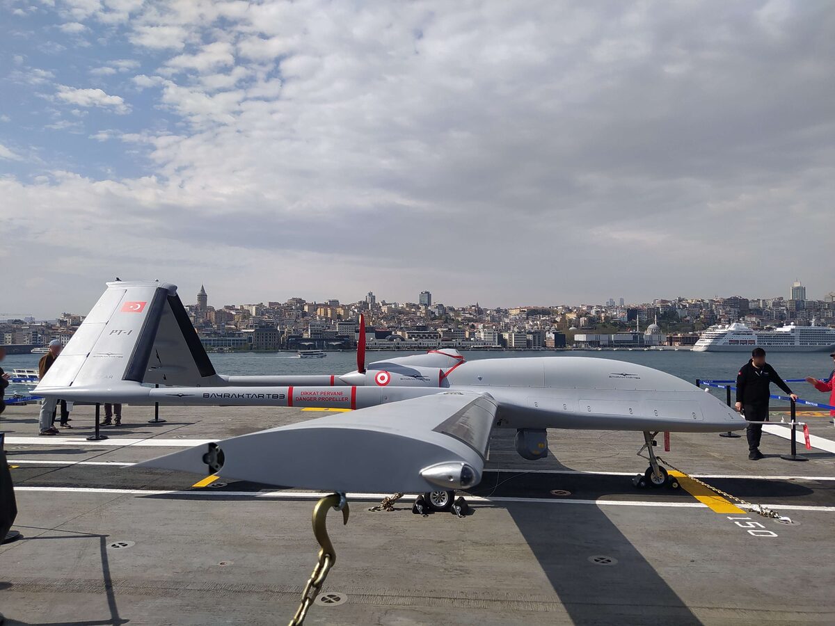 Bayraktar TB3 on the runway of TCG Anadolu 2 - Marmara Bölge: Balıkesir Son Dakika Haberleri ile Hava Durumu