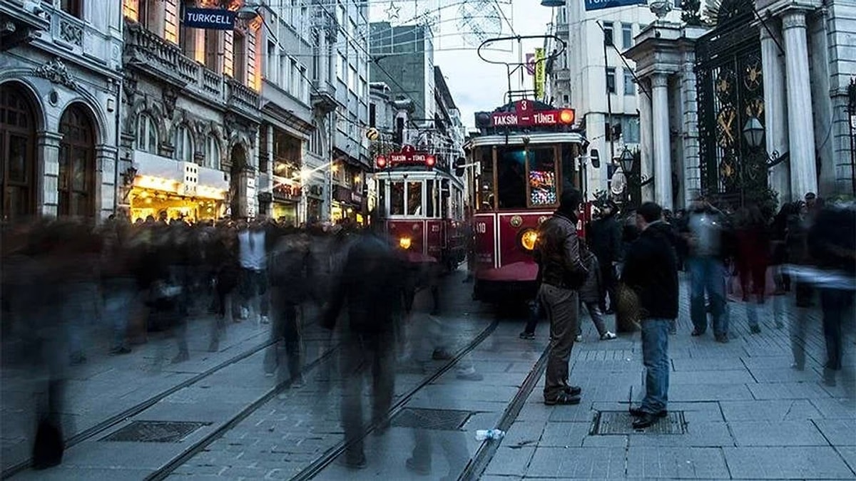 Beyoğlu’nda yaşanan silahlı kavga,