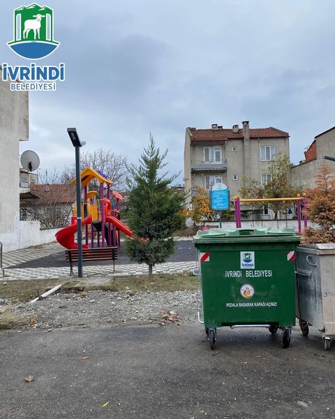 Sındırgı Belediyesi, kent genelindeki temizlik hizmetlerini geliştirmek amacıyla yeni çöp