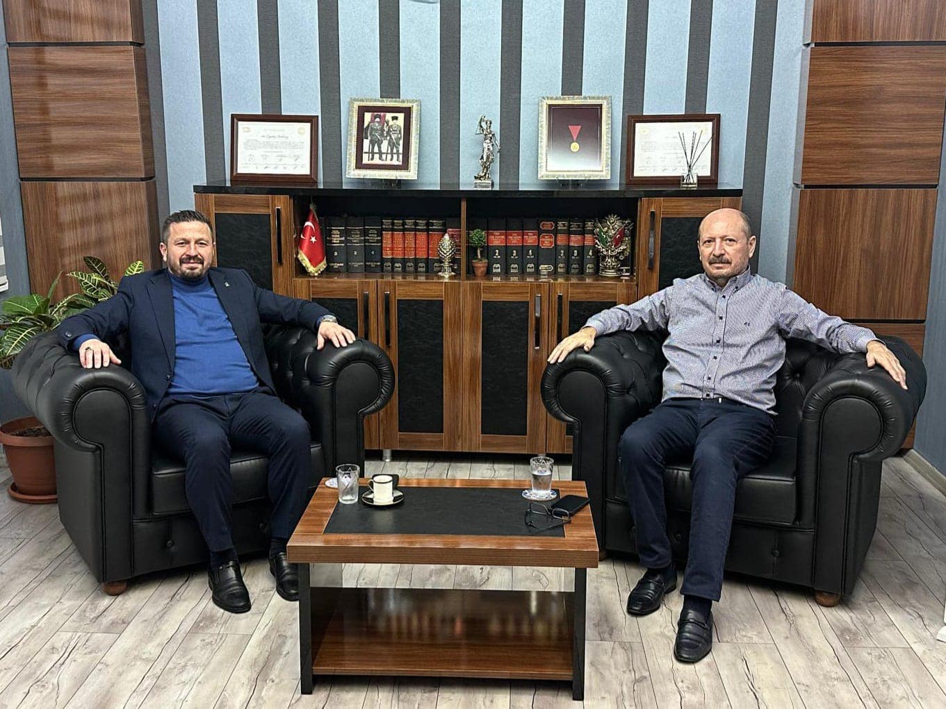 AK Parti Balıkesir İl Başkanı Mehmet Aydemir ve beraberindeki heyet,