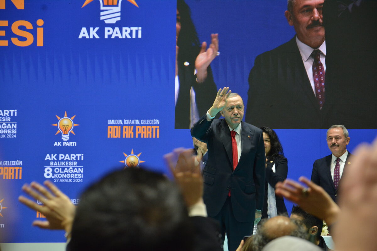 AK Parti Balıkesir 8. Olağan İl Kongresi'nde konuşan Cumhurbaşkanı Recep