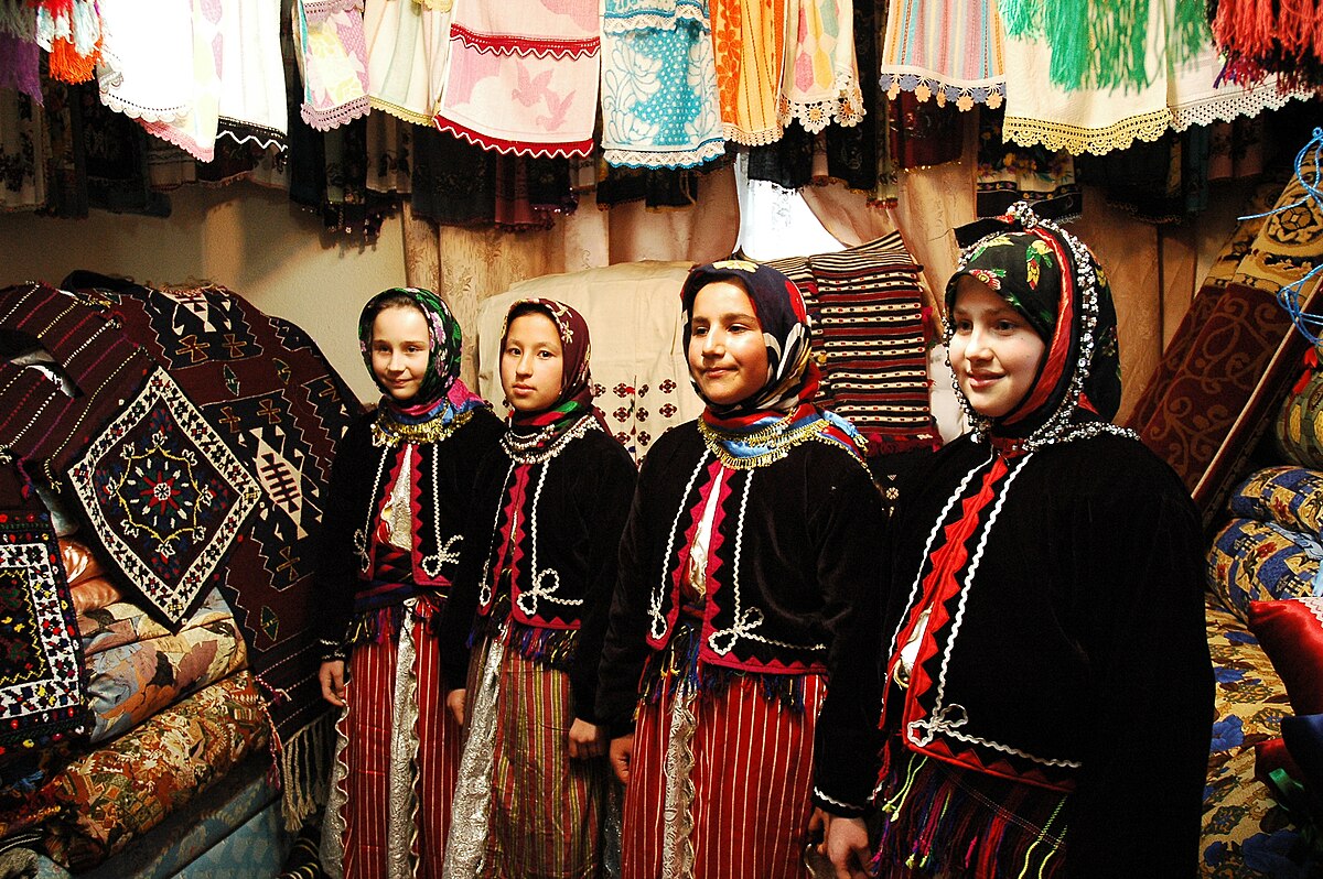 Balıkesir’in Dursunbey ilçesi, tarihsel olarak zengin bir Yörük kültürüne sahip.