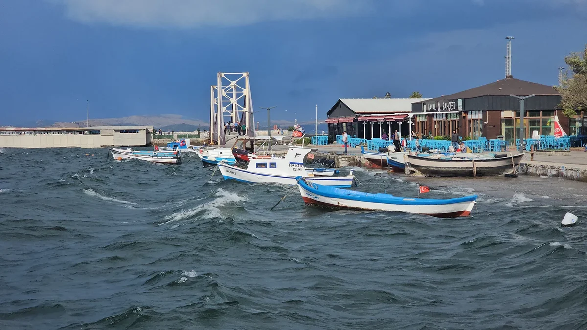 bandirmada firtina etkili oldu egzc - Marmara Bölge: Balıkesir Son Dakika Haberleri ile Hava Durumu