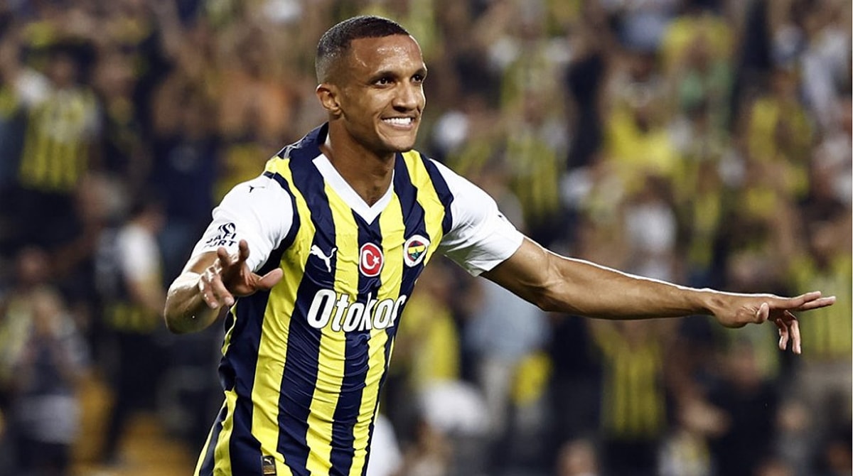 Fenerbahçe’nin başarılı stoperi Rodrigo