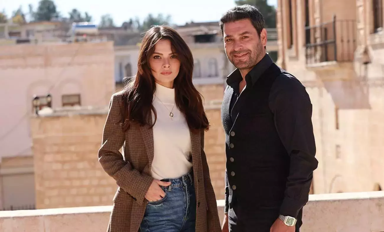 Alya ve Cihan’ın yolları, Albora topraklarında kesiştiğinde hiç beklenmedik bir