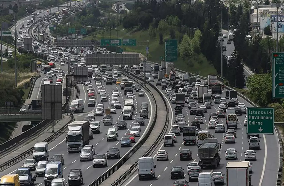 Köprü ve otoyol geçiş ücretlerine %43,93 oranında zam yapılacağı açıklandı.