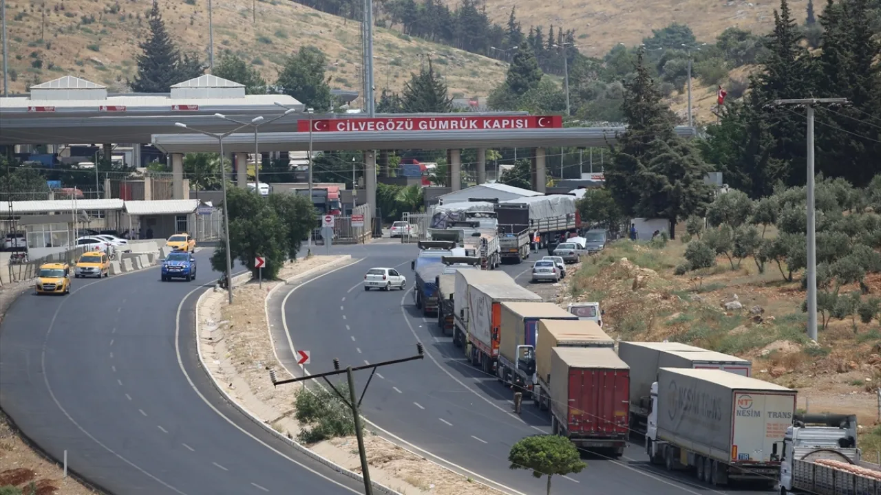 Suriye’de gümrük vergilerinin artması, Türkiye’den yapılan ihracatı sekteye uğrattı. Sınır