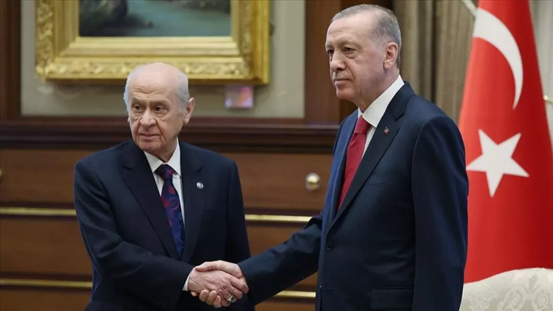 Cumhurbaşkanı Erdoğan ile MHP Lideri Bahçeli’nin sürpriz görüşmesi siyaset kulislerini