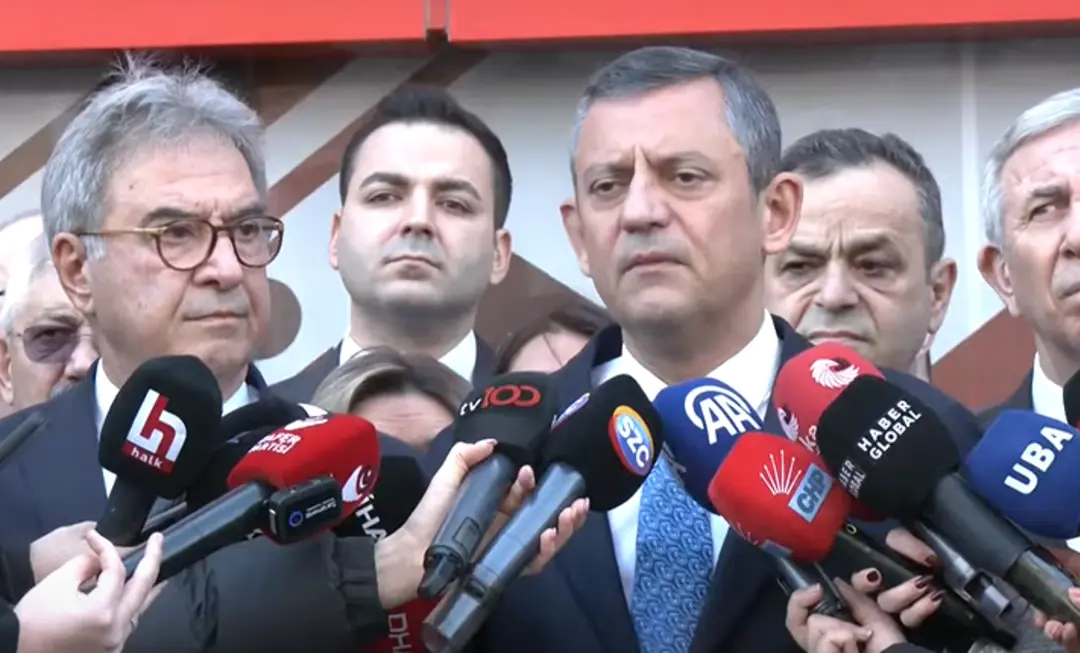 CHP Genel Başkanı Özgür Özel, Zafer Partisi’ne gerçekleştirdiği ziyaret sonrası