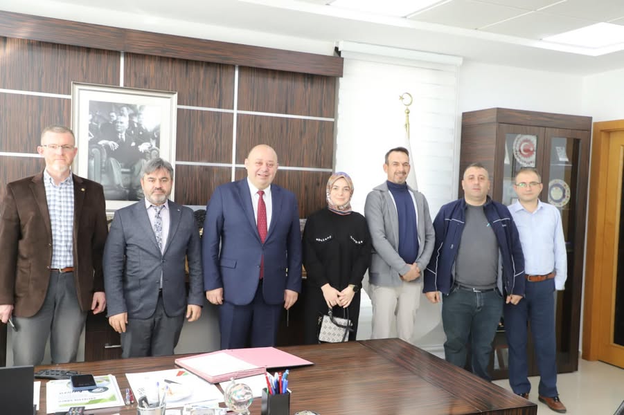 Gönen Anadolu İmam Hatip Lisesi Müdürü Hasan Kılıç ve Okul