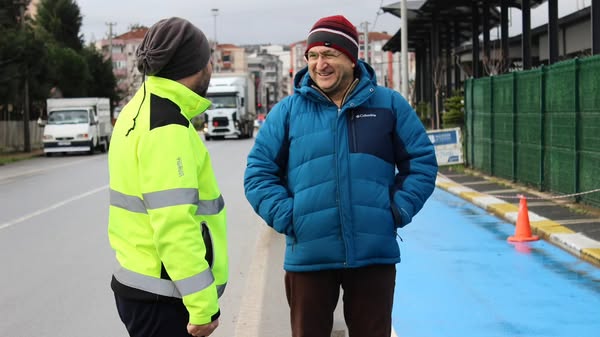 Susurluk Kapalı Pazar Yeri’ne giden yolda vatandaşların mağduriyetini önlemek için