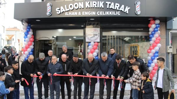 Susurluk Kaymakamı Muammer Köken ve Belediye Başkanı Hakan Yıldırım Semizel,