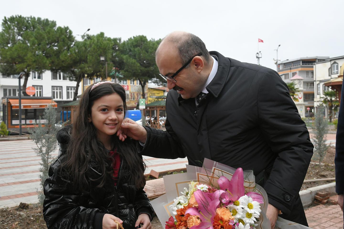 Balıkesir Valisi İsmail Ustaoğlu, İvrindi’de bir dizi temaslarda bulunarak ilçede