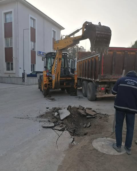 Gönen Belediye Başkanı İbrahim Palaz, ilçenin dört bir yanında yürütülen