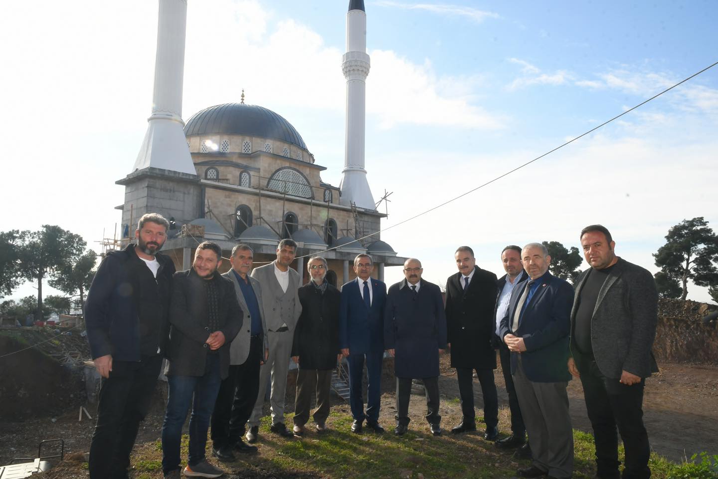 Balıkesir Valisi İsmail Ustaoğlu, Edremit’in İbrahimce Mahallesi’nde yapımı devam eden