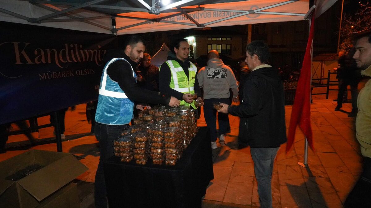 Sındırgı Belediyesi, Miraç Kandili vesilesiyle anlamlı bir etkinlik düzenledi. Büyükşehir