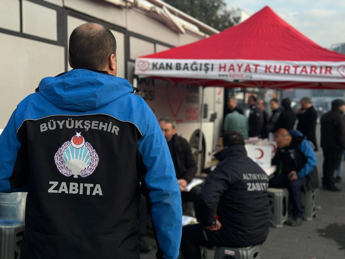 Balıkesir Büyükşehir Belediyesi Zabıta ekipleri, toplumsal duyarlılığı artırmak ve ihtiyaç