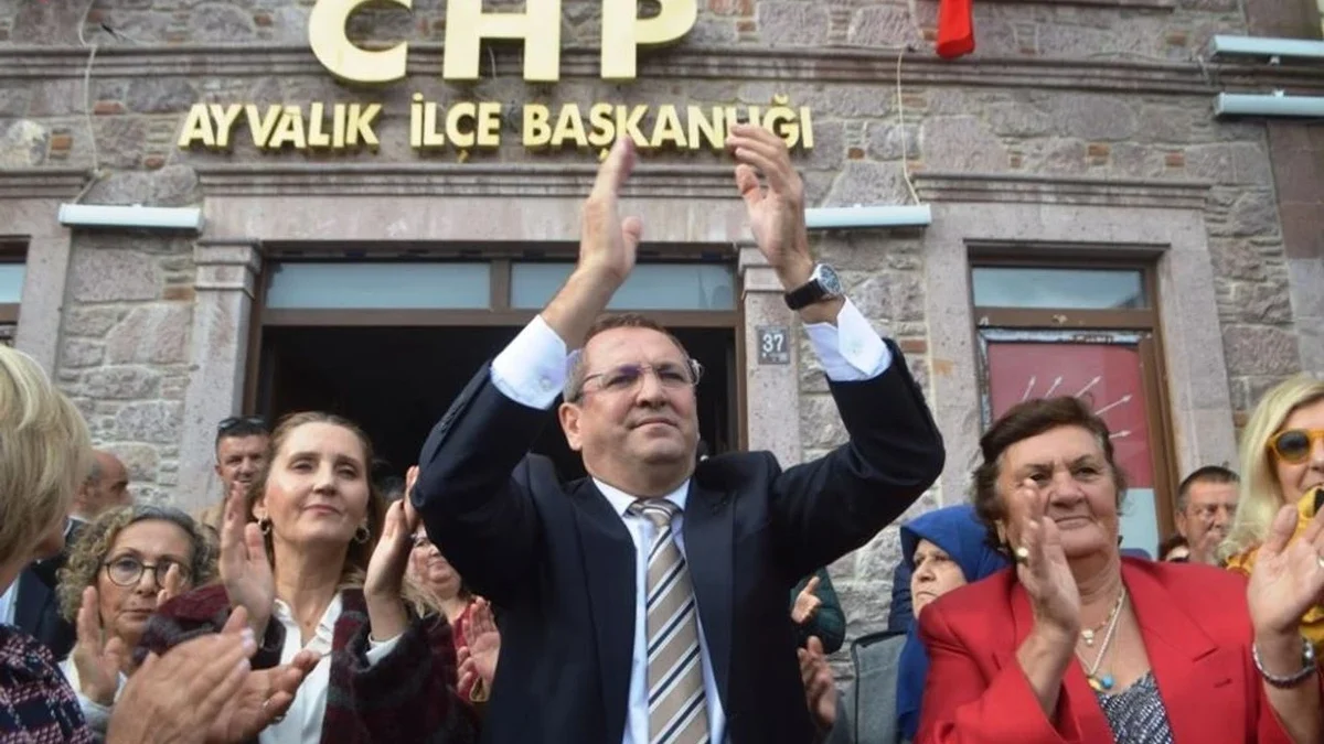 CHP Gençlik Kolları Genel Başkanı Cem Aydın’ın gözaltına alınma şekline