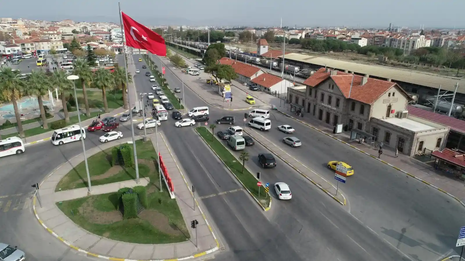 Sındırgı Belediye Başkanı Serkan Sak, Altıeylül Belediye Başkanı Hakan Şehirli