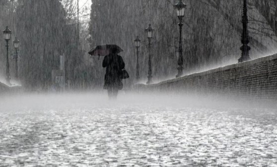 Hava durumu raporlarına göre, yurdun batı kesimlerinde sağanak yağış beklenirken,