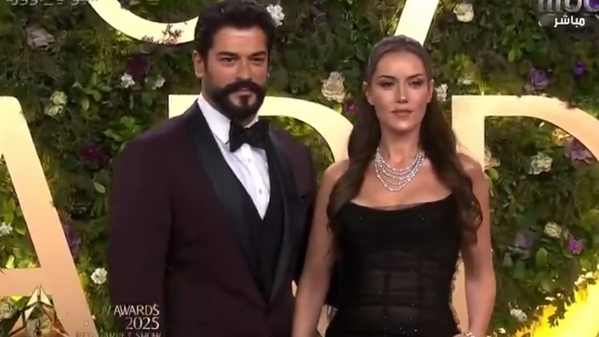 Fahriye Evcen ve Burak Özçivit, Riyad’da düzenlenen Joy Awards gecesinde