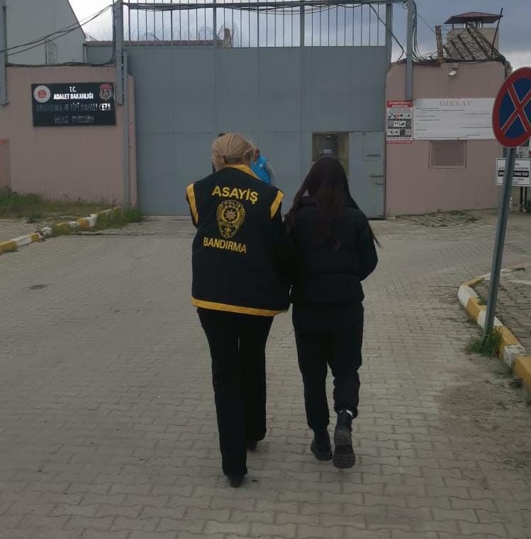 Balıkesir polisi suçlulara göz açtırmıyor! Bandırma’da düzenlenen operasyonda, Edirne Açık