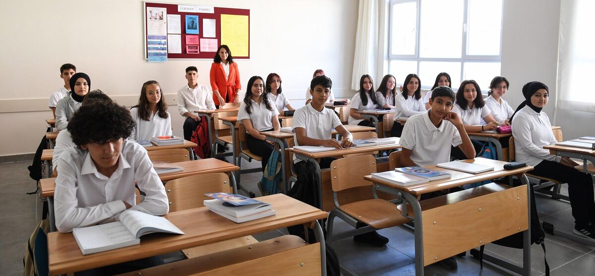 Millî Eğitim Bakanı, 2012 yılında uygulamaya giren 4+4+4 eğitim sisteminden