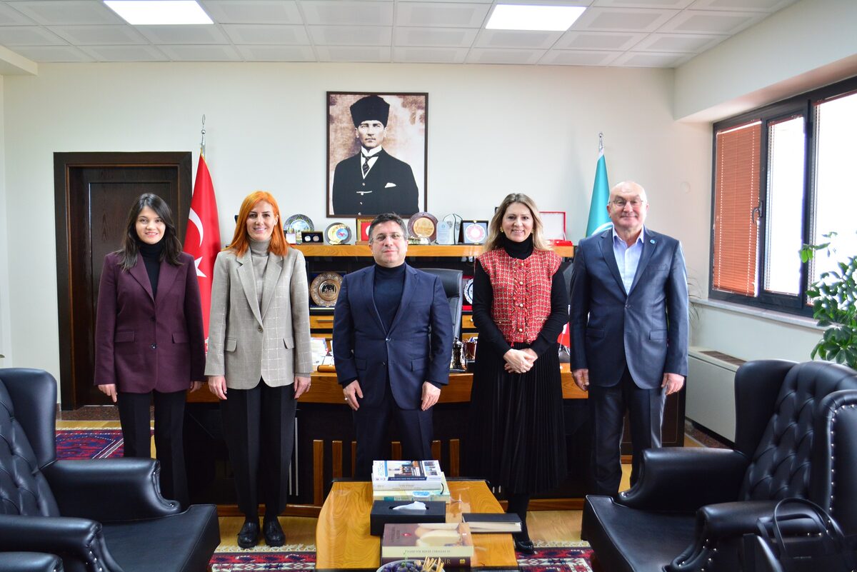 Balıkesir İş Kadınları Derneği (BALKİD) Başkanı Oya Çolak ve dernek