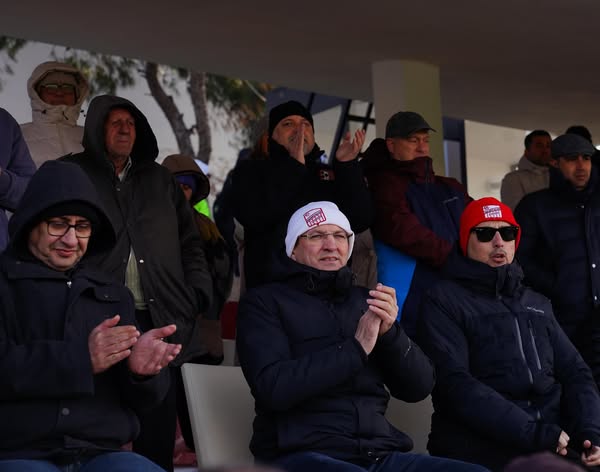 Ayvalıkgücü Belediyespor, Çorluspor 1947’yi evinde 1-0 mağlup etti. Belediye Başkanı