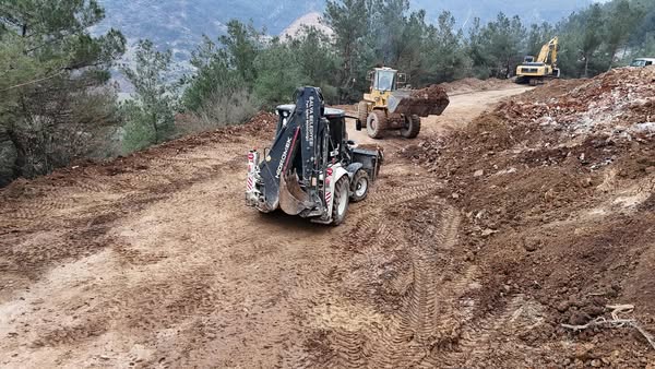 Balya Belediye Başkanı Orhan Gaga, Alidemirci ve Patlak mahalleleri arasında