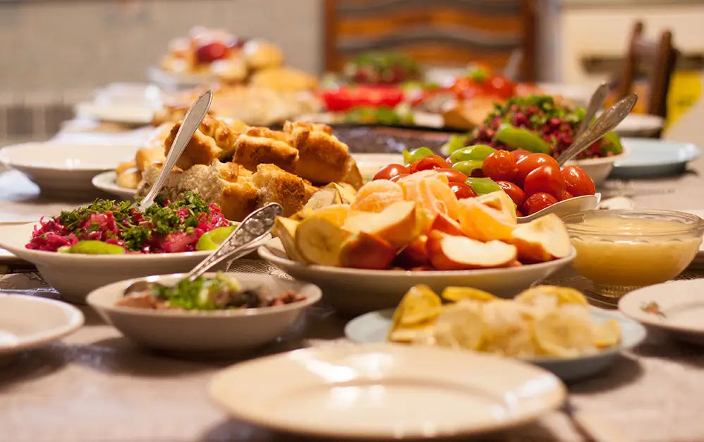Bandırma’da Ramazan ayının 22. gününde iftar vakti merak ediliyor. 12