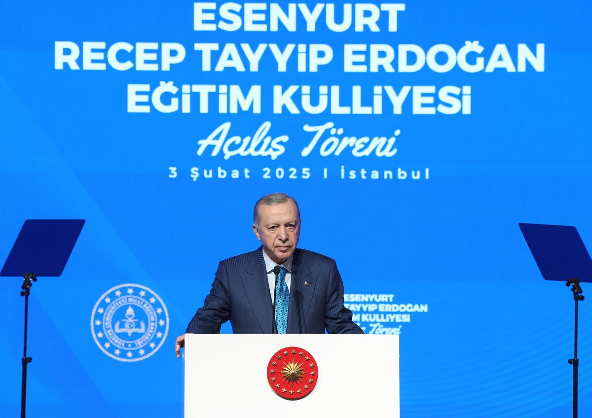 Cumhurbaşkanı Recep Tayyip Erdoğan engelli öğretmen adaylarına müjde vererek, "2025