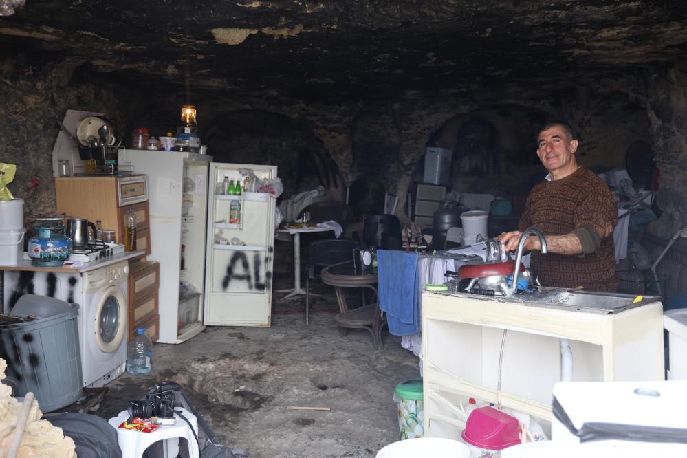 Hatay’daki kahramanmaraş merkezli depremde evi yıkılan 55 yaşındaki Ali Bozoğlan,