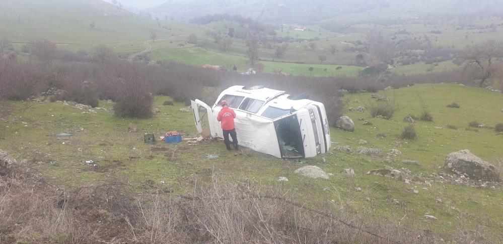 Balıkesir'in İvrindi ilçesinde, sürücüsünün direksiyon hakimiyetini kaybetmesi sonucu kontrolden çıkan