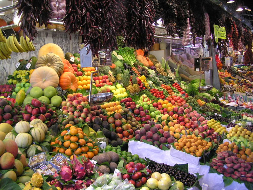 Adana’nın verimli topraklarında, Yüreğir ilçesindeki mandalina hasadı hızla devam ediyor.