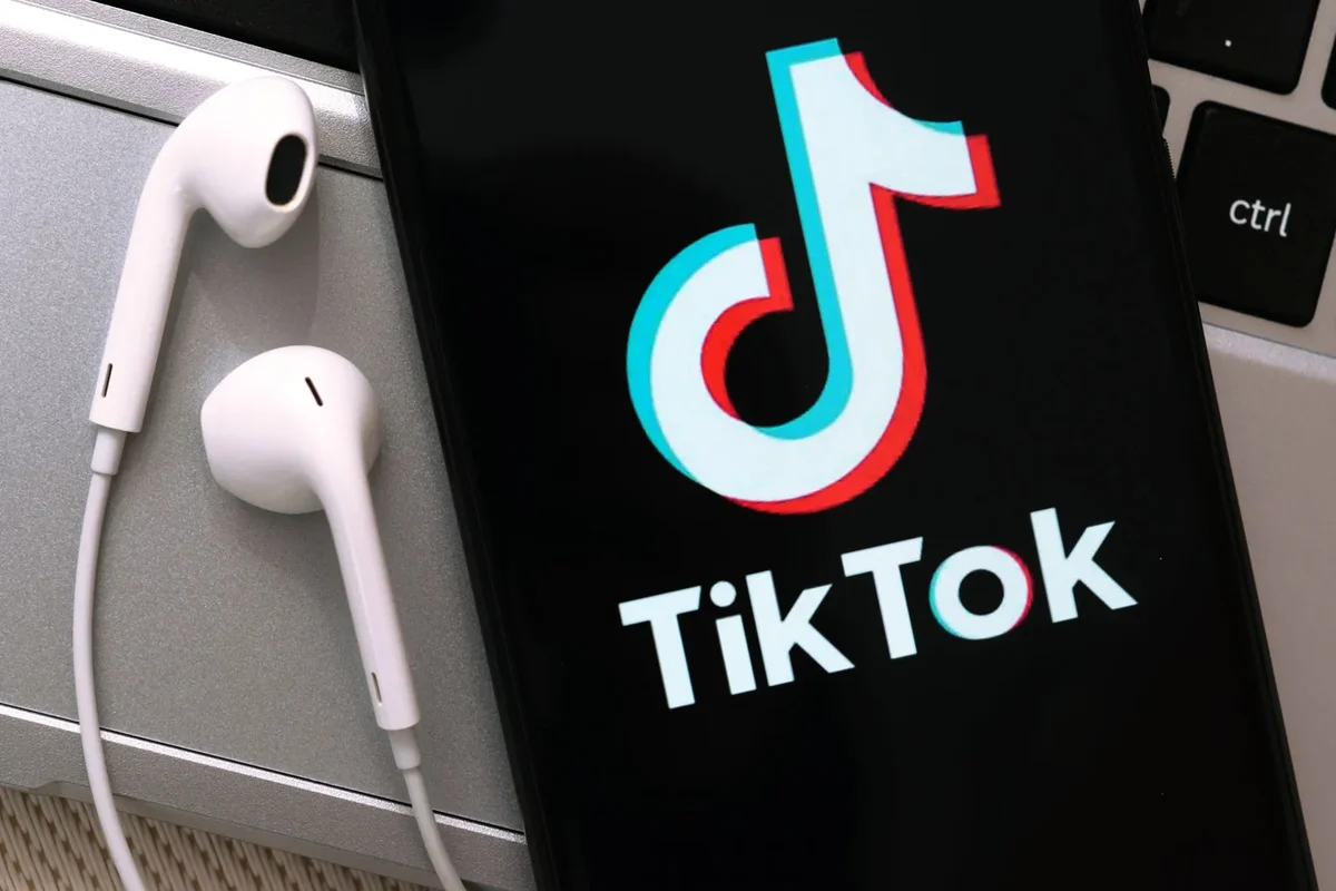 TikTok, ABD'de Apple App Store ve Google Play üzerinden yeniden