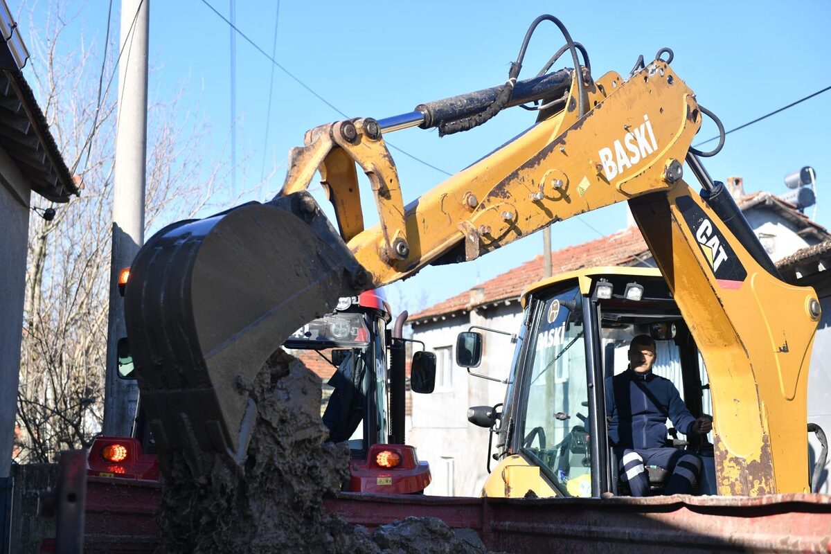 BASKİ, Susurluk’ta içme suyu ve kanalizasyon şebeke hattı yenileme çalışmalarını