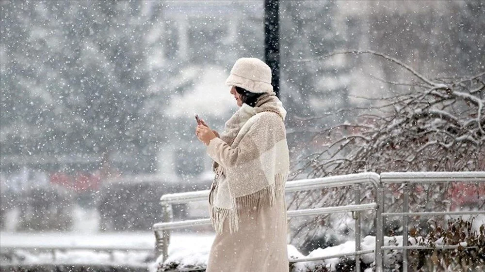 Meteoroloji, AKOM ve Valilik uyardı! İstanbul’da kar yağışı etkisini göstermeye