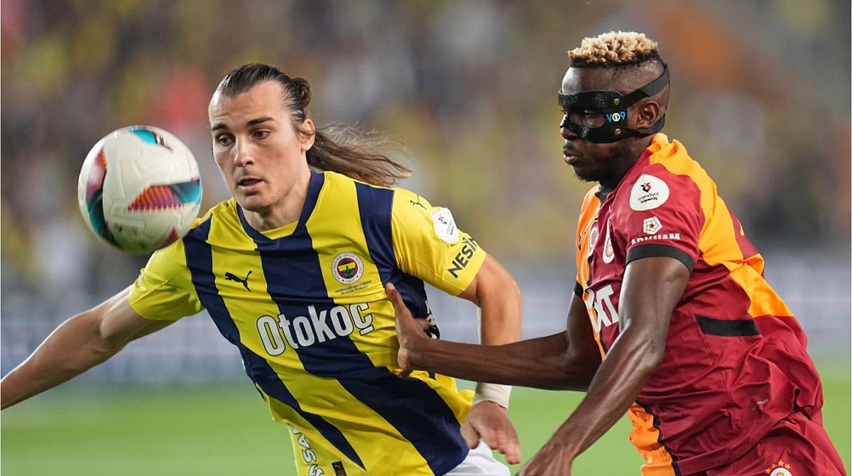 Galatasaray-Fenerbahçe derbisini yabancı hakem triosu yönetecek. TFF’nin kararı futbol dünyasında