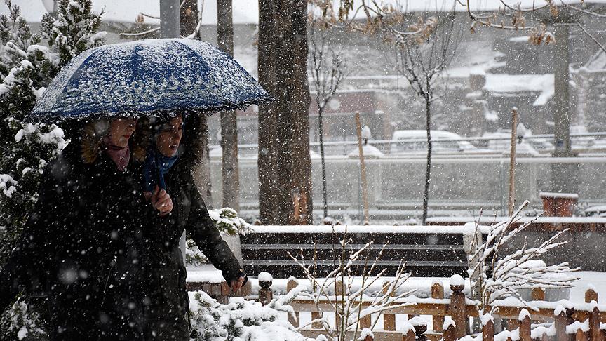 Türkiye'yi etkisi altına alan soğuk hava dalgası, yerini sağanak yağışlara