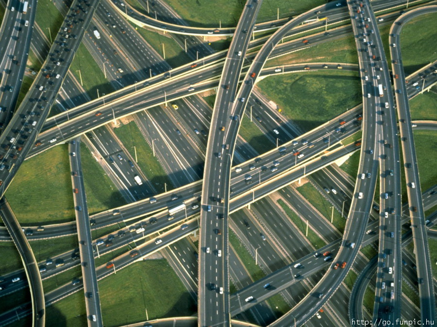 Balıkesir'in Bigadiç ilçesinde yol yenileme çalışmaları devam ediyor. Bigadiç Belediyesi,