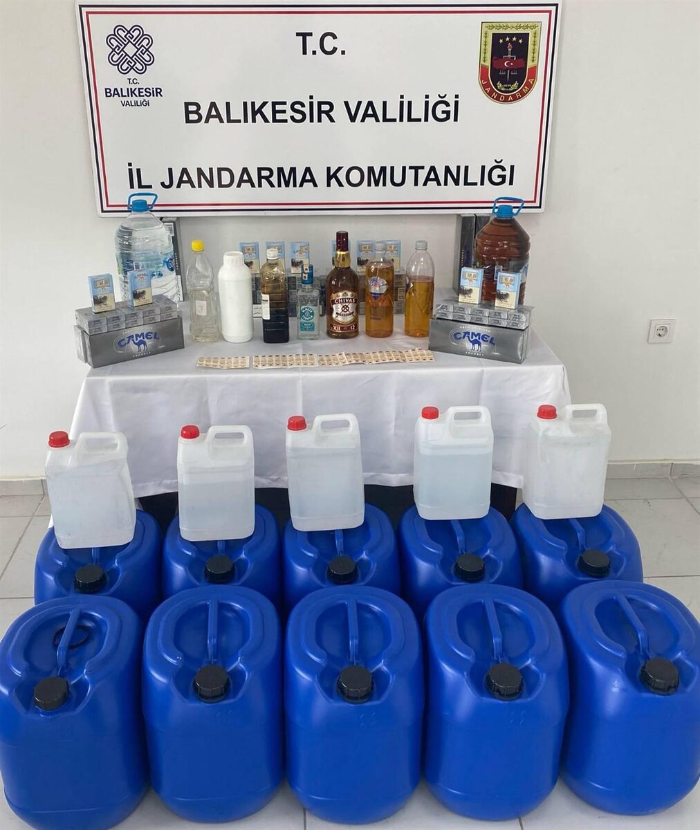 Balıkesir İl Jandarma Komutanlığı tarafından Erdek’te gerçekleştirilen operasyonda, kaçak ve