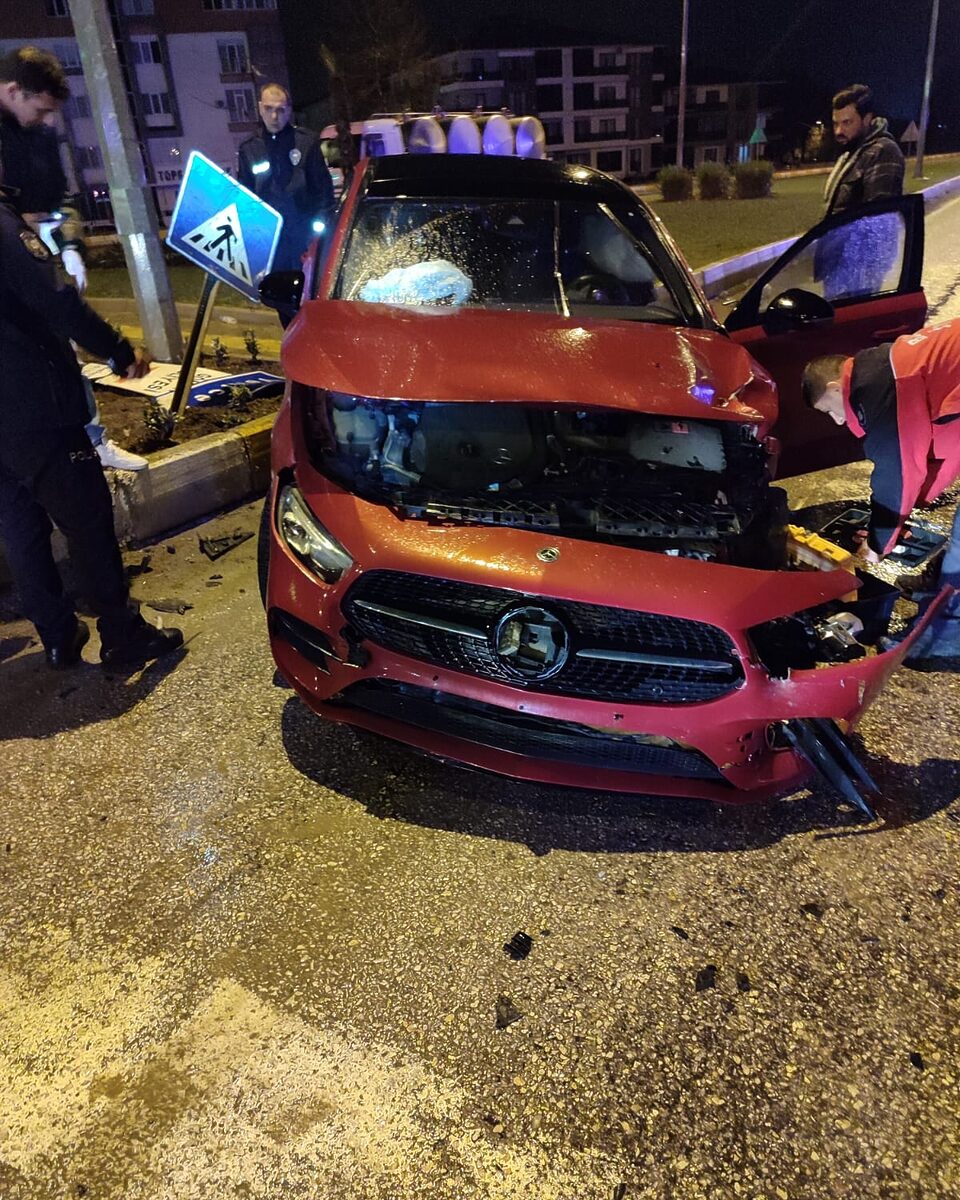 Balıkesir'in Gönen ilçesinde, Kurtuluş Mahallesi Hüseyin Tümer Caddesi üzerinde gece