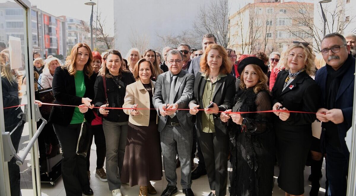 Balıkesir’de sanata ve kadın emeğine dikkat çekmek amacıyla düzenlenen "Kadının