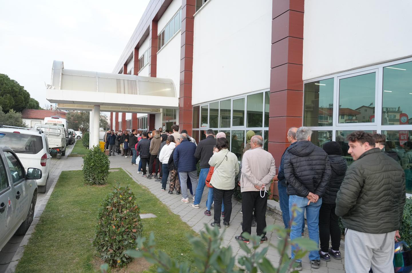 Burhaniye’de Ramazan heyecanı zirve yaptı! Ahmet Akın Kültür Merkezi’nde kurulan