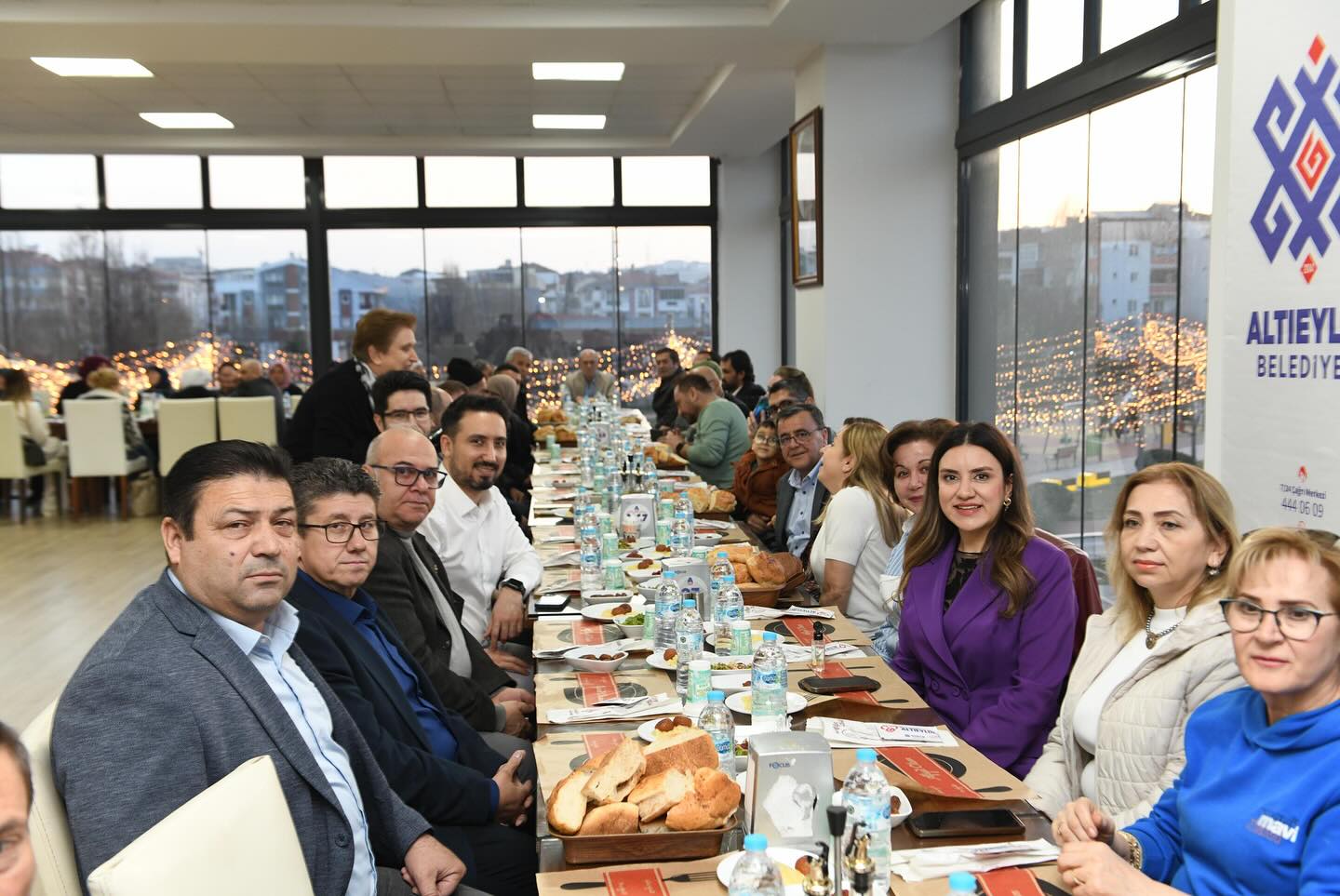 Altıeylül’de düzenlenen özel iftar programı büyük ilgi gördü! Başkan Hakan